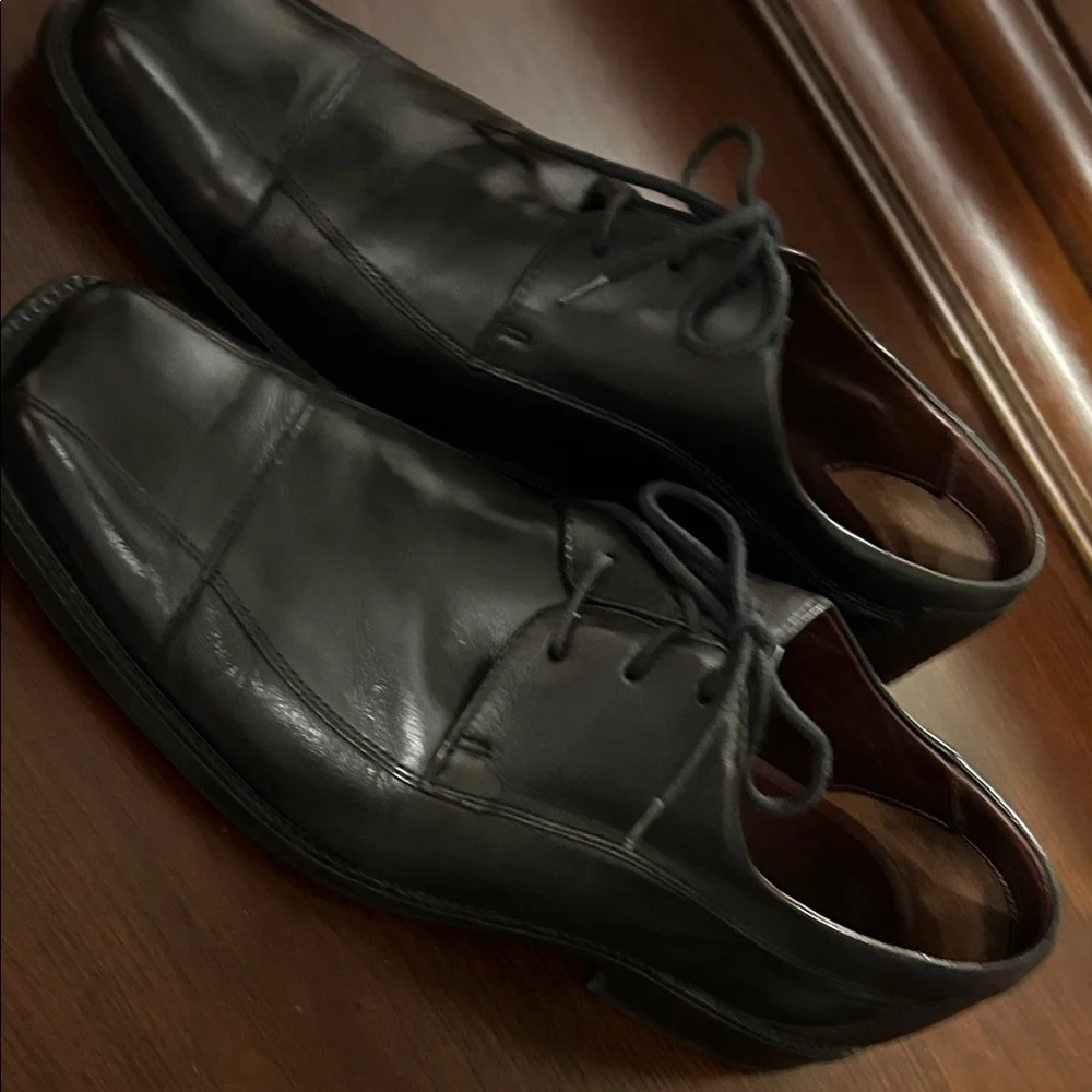 Johnston & Murphy Black Leather Oxfords
